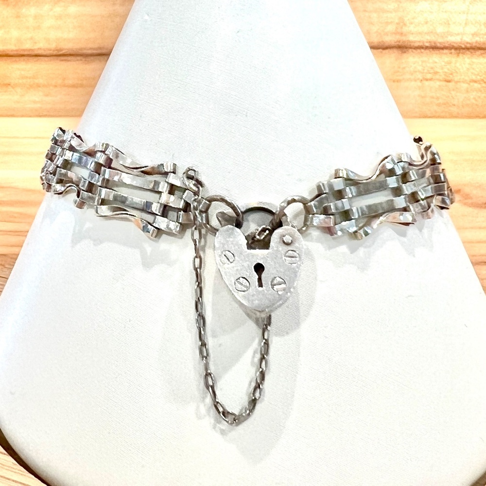 Sterling Vintage Heart Padlock Bracelet Hallmarked